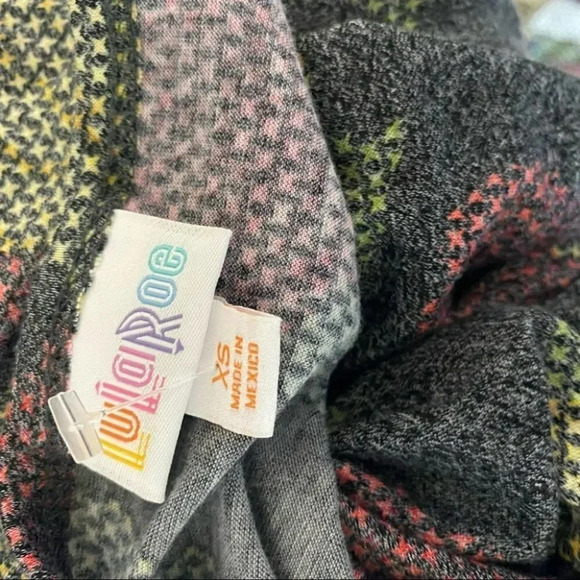 Lularoe XS Carly hi/low gray‎ with yellow & red roses T-shirt dress - Picture 6 of 6